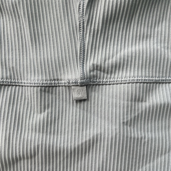 Lululemon Power Pivot Tanks - Picture 4 of 6